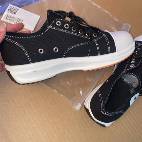 Canvas Chic Me Sneakers - Picture 6 of 8